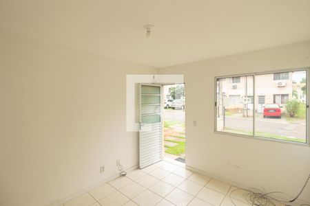 Sala de casa de condomínio para alugar com 2 quartos, 100m² em Guaratiba, Rio de Janeiro