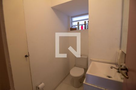 Banheiro de casa para alugar com 5 quartos, 253m² em Jardim das Acácias, São Paulo
