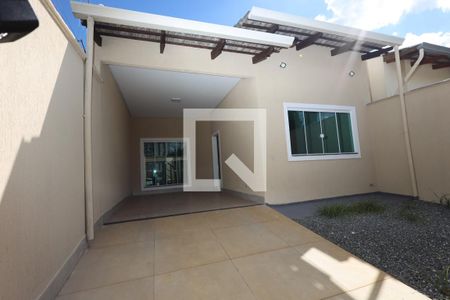 Garagem de casa para alugar com 4 quartos, 280m² em Jardim Atlântico, Goiânia