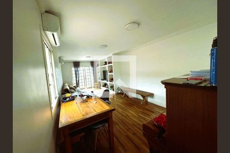 Casa à venda com 4 quartos, 195m² em Vila Morse, São Paulo