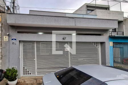 Fachada de casa à venda com 3 quartos, 139m² em Cambuci, São Paulo