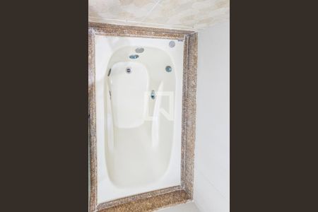 Banheiro da Suíte de apartamento para alugar com 2 quartos, 80m² em Centro, Guarujá