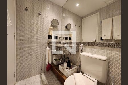 Banheiro de kitnet/studio à venda com 1 quarto, 28m² em Indianópolis, São Paulo