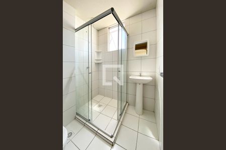 Banheiro de apartamento à venda com 2 quartos, 60m² em Centro, São Leopoldo