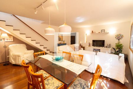 Sala de casa à venda com 3 quartos, 147m² em Cidade São Francisco, São Paulo