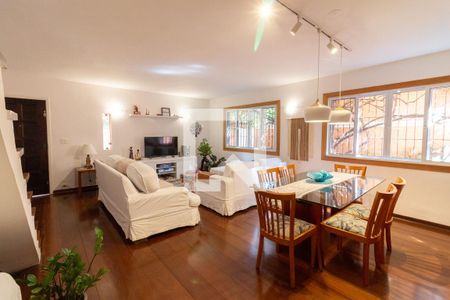 Sala de casa à venda com 3 quartos, 147m² em Cidade São Francisco, São Paulo