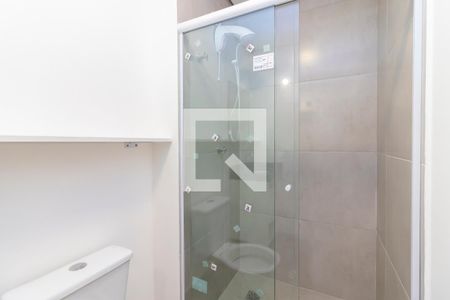 Banheiro de kitnet/studio para alugar com 1 quarto, 27m² em Santa Ifigênia, São Paulo