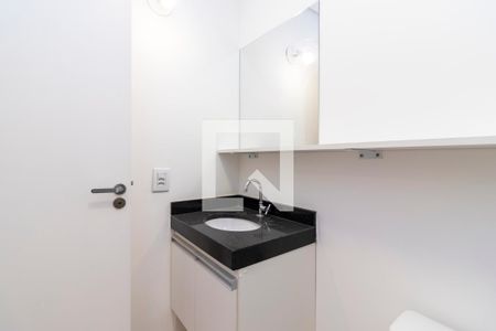 Banheiro de kitnet/studio para alugar com 1 quarto, 27m² em Santa Ifigênia, São Paulo