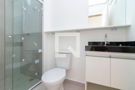 Banheiro de kitnet/studio para alugar com 1 quarto, 22m² em Santa Ifigênia, São Paulo