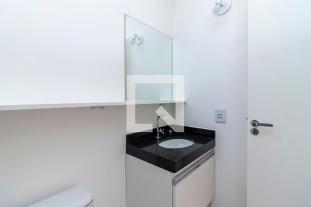 Banheiro de kitnet/studio para alugar com 1 quarto, 22m² em Santa Ifigênia, São Paulo