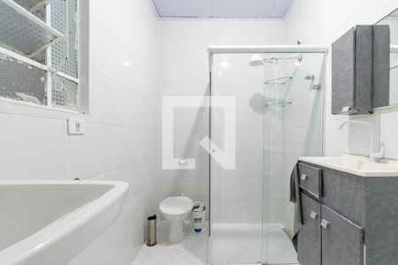 Banheiro  de casa para alugar com 2 quartos, 70m² em Vila Campestre, São Paulo