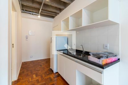 Cozinha de kitnet/studio para alugar com 1 quarto, 27m² em Santa Ifigênia, São Paulo