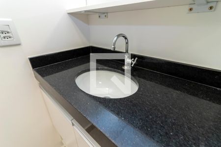 Banheiro de kitnet/studio para alugar com 1 quarto, 40m² em Santa Ifigênia, São Paulo