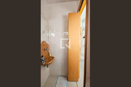 Banheiro 2 de casa à venda com 3 quartos, 300m² em Vila Anhanguera, São Paulo