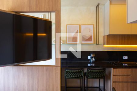Studio - Detalhe - painel - televisor de kitnet/studio para alugar com 1 quarto, 25m² em Vila Olímpia, São Paulo