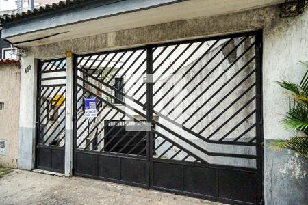Fachada e placa de casa para alugar com 3 quartos, 183m² em Chácara Seis de Outubro, São Paulo