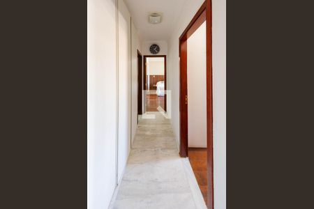 Corredor de apartamento à venda com 3 quartos, 120m² em Nova Suíça, Belo Horizonte