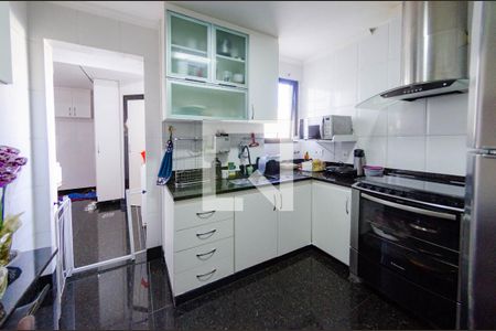 Cozinha de apartamento à venda com 3 quartos, 120m² em Nova Suíça, Belo Horizonte
