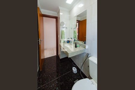 Banheiro de apartamento à venda com 3 quartos, 120m² em Nova Suíça, Belo Horizonte