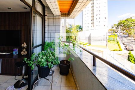 Varanda de apartamento à venda com 3 quartos, 120m² em Nova Suíça, Belo Horizonte