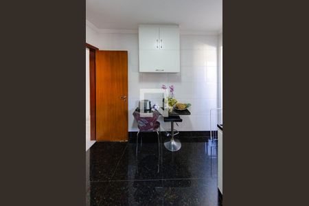 Cozinha de apartamento à venda com 3 quartos, 120m² em Nova Suíça, Belo Horizonte