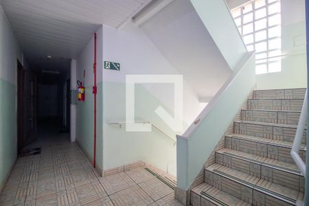 Escada de apartamento para alugar com 1 quarto, 26m² em Azenha, Porto Alegre