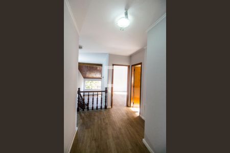 Casa de condomínio para alugar com 470m², 4 quartos e 6 vagasCorredor