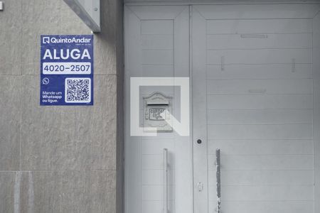 Plaquinha de apartamento para alugar com 2 quartos, 70m² em Cerâmica, São Caetano do Sul