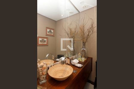 Lavabo de apartamento à venda com 1 quarto, 70m² em Bela Vista, Porto Alegre