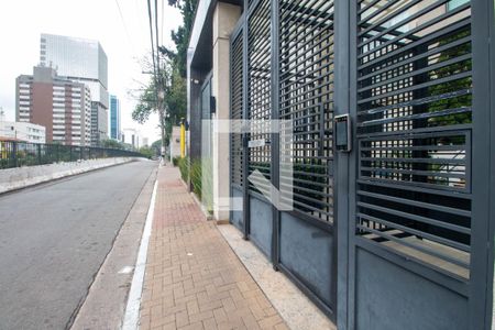 Fachada de apartamento para alugar com 1 quarto, 43m² em Santo Amaro, São Paulo