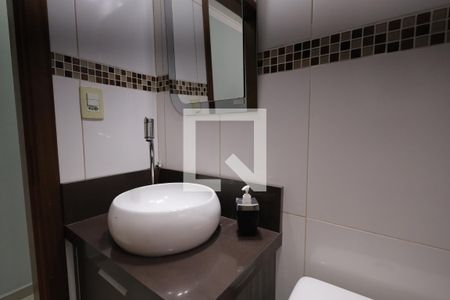 Banheiro de apartamento à venda com 2 quartos, 120m² em Vila Eldizia, Santo André