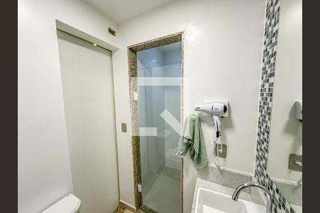 Banheiro de kitnet/studio à venda com 1 quarto, 25m² em Centro, Rio de Janeiro