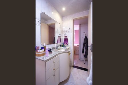 Banheiro da Suíte de apartamento para alugar com 2 quartos, 68m² em Boa Viagem, Niterói