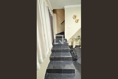 Escada de casa à venda com 3 quartos, 194m² em Jardim das Maravilhas, Santo André