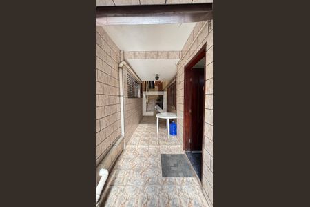 Quintal - Corredor de casa à venda com 3 quartos, 194m² em Jardim das Maravilhas, Santo André