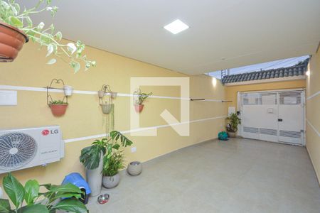Garagem de casa à venda com 3 quartos, 140m² em Jardim Sabara, São Paulo
