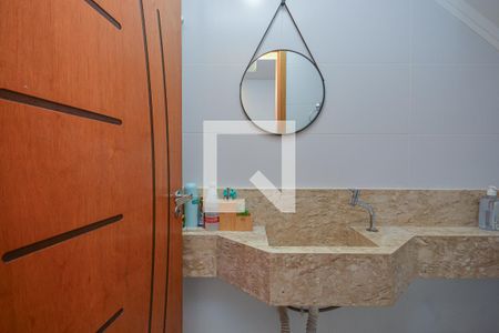 Lavabo de casa à venda com 3 quartos, 140m² em Jardim Sabara, São Paulo