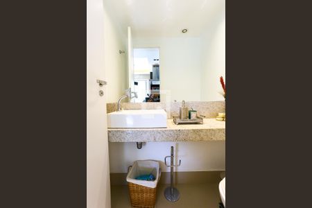 Lavabo de apartamento para alugar com 2 quartos, 84m² em Vila Andrade, São Paulo