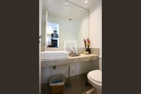 Lavabo de apartamento para alugar com 2 quartos, 84m² em Vila Andrade, São Paulo