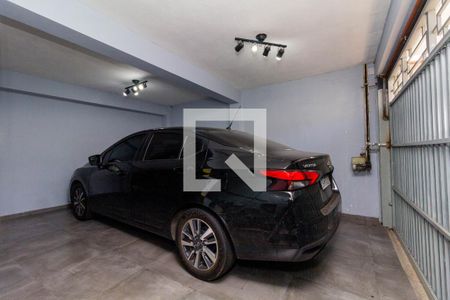 Garagem de casa à venda com 3 quartos, 140m² em Chácara Seis de Outubro, São Paulo