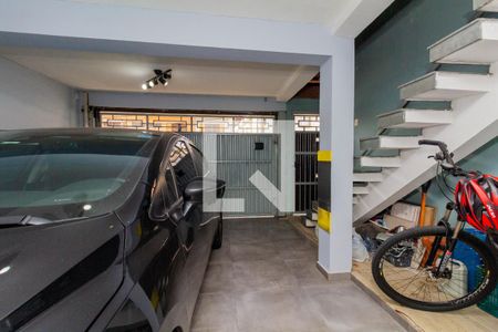 Garagem de casa à venda com 3 quartos, 140m² em Chácara Seis de Outubro, São Paulo