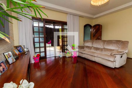 Sala de casa à venda com 3 quartos, 140m² em Chácara Seis de Outubro, São Paulo