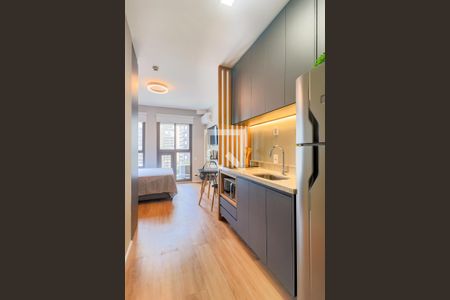 Cozinha de kitnet/studio à venda com 1 quarto, 24m² em Campo Belo, São Paulo