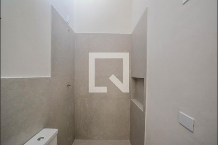 Banheiro Social de casa à venda com 2 quartos, 150m² em Vila Scarpelli, Santo André