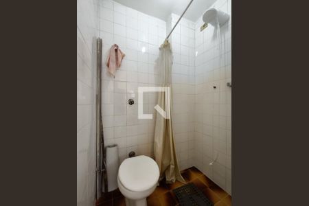 Banheiro de serviço de apartamento para alugar com 2 quartos, 70m² em Maracanã, Rio de Janeiro