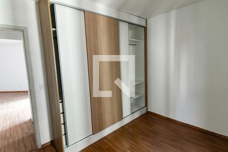 Quarto 1 - Armários de apartamento para alugar com 2 quartos, 65m² em Jardim Maria Rosa, Taboão da Serra