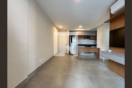 Sala/Cozinha de apartamento à venda com 1 quarto, 44m² em Indianópolis, São Paulo
