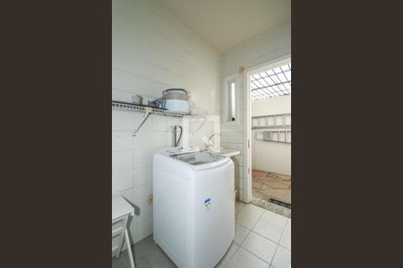 Área de Serviço de casa à venda com 4 quartos, 372m² em Vila Jardim, Porto Alegre