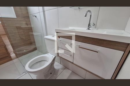 Banheiro de apartamento para alugar com 2 quartos, 51m² em Jardim Saude, Suzano