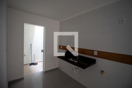 Cozinha de casa de condomínio para alugar com 2 quartos, 42m² em Parada Xv de Novembro, São Paulo